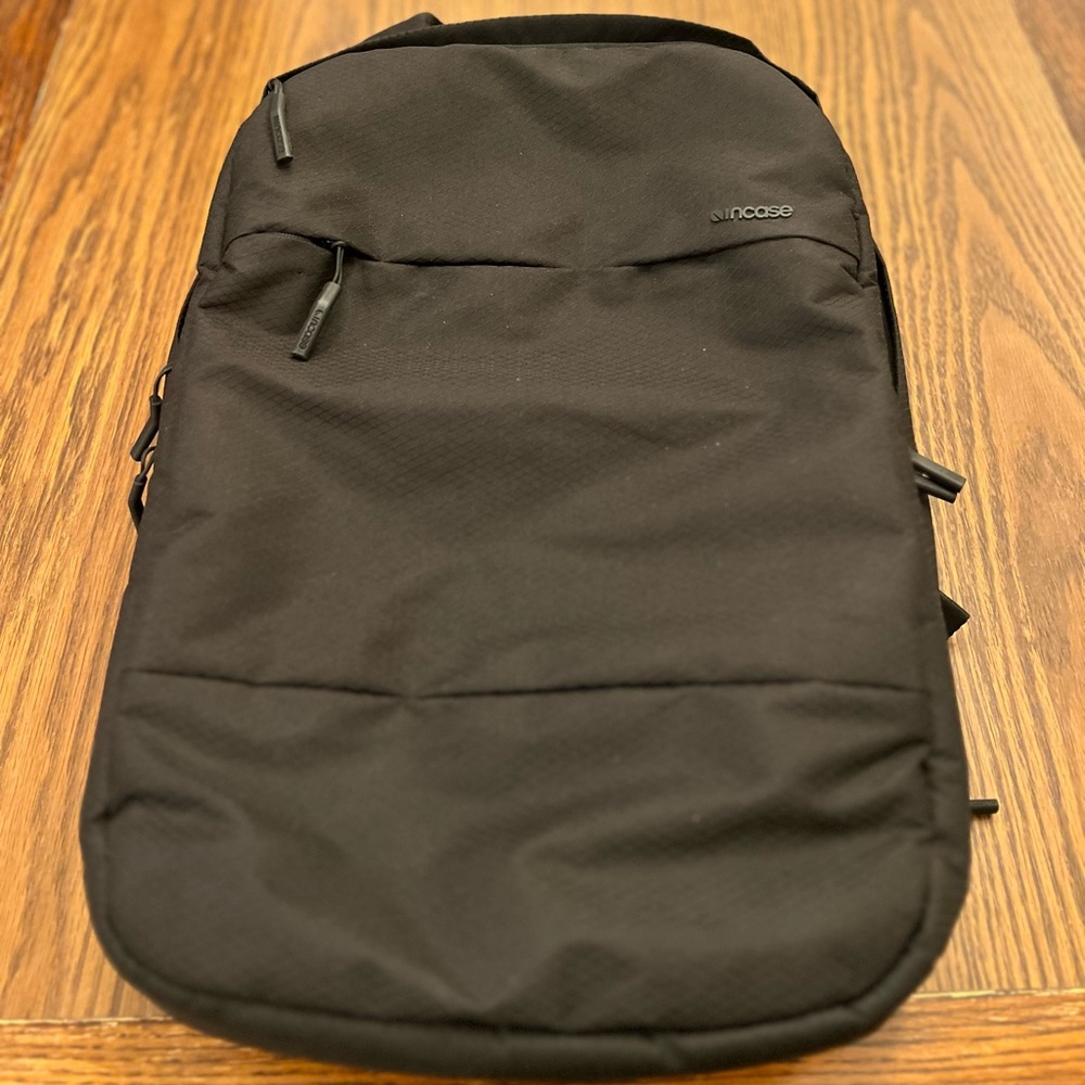 Incase Crosstown Backpack - 20L